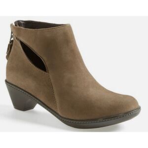 Dansko Bonito taupe cutout suede heeled bootie size 42